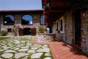 We are continually refining and adding to our portfolio of Nice Places to stay in Italy, so visit our site regularly to find somewhere just that little bit special. All our places to stay are presented with photos and descriptions taken and selected by us personally to give an impression as true to the reality as we can. All places are chosen by our team here in Italy for their combination of price, quality, charm and location. We work in partnership with family run hotels, guest houses and self-catering accommodations. This is NOT an unverified 'web portal' or online directory - we select only those places which we believe make excellent places to base a 1 week holiday or longer.